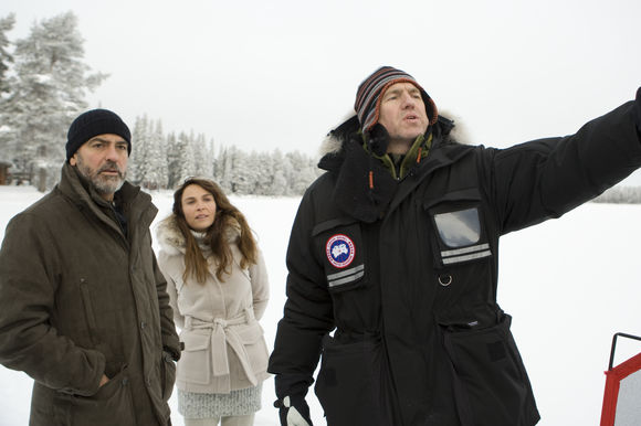 George Clooney, Irina Björklund, Anton Corbijn în The American