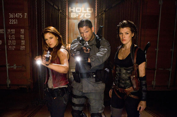 Ali Larter, Wentworth Miller, Milla Jovovich în Resident Evil: Afterlife