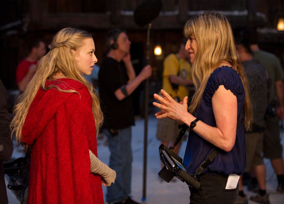 Catherine Hardwicke, Amanda Seyfried în Red Riding Hood
