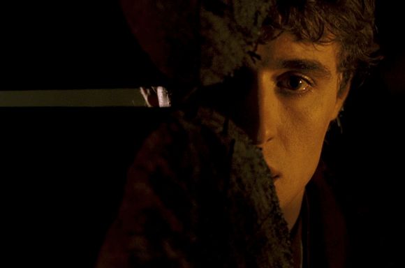 Max Irons în Red Riding Hood