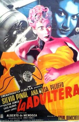 La adúltera poster