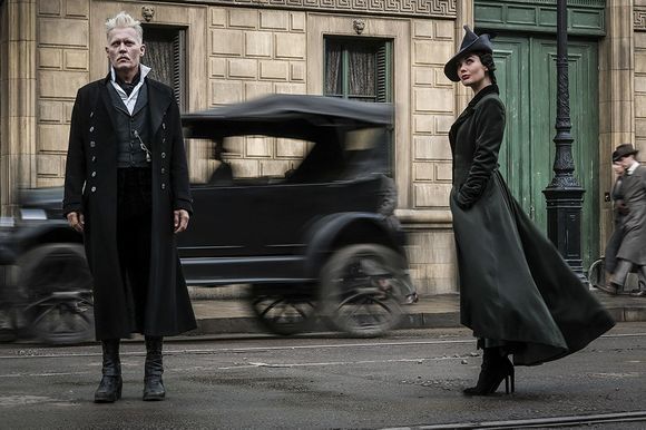 Johnny Depp, Poppy Corby-Tuech în Fantastic Beasts: The Crimes of Grindelwald