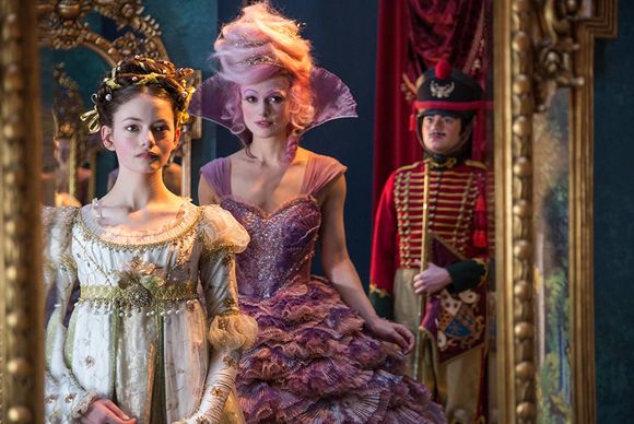 Keira Knightley, Mackenzie Foy în The Nutcracker and the Four Realms