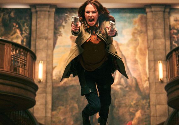 Lena Headey în Gunpowder Milkshake