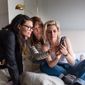 Foto 7 Clea DuVall, Kristen Stewart, Mackenzie Davis în Happiest Season