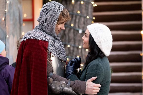 Josh Whitehouse, Vanessa Hudgens în The Knight Before Christmas