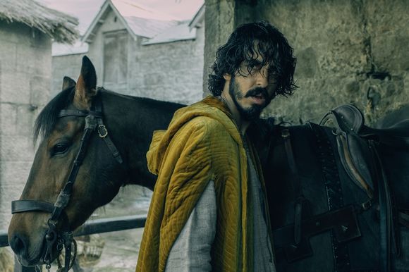 Dev Patel în The Green Knight