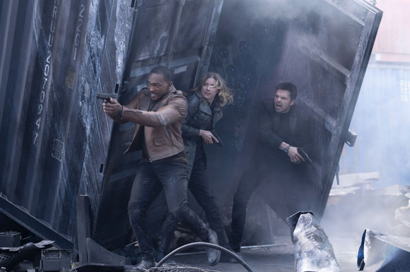 Anthony Mackie, Emily VanCamp, Sebastian Stan în The Falcon and the Winter Soldier