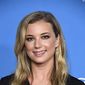 Emily VanCamp în The Falcon and the Winter Soldier - poza 138
