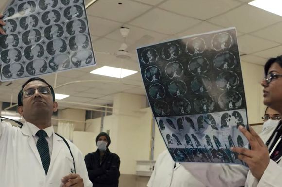 Pandemic: How to Prevent an Outbreak