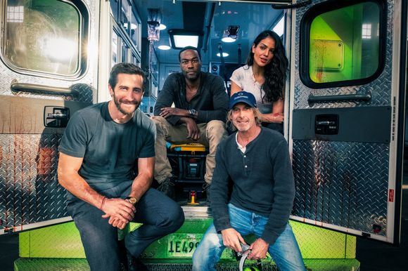 Jake Gyllenhaal, Michael Bay, Yahya Abdul-Mateen II, Eiza González în Ambulance