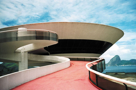 Oscar Niemeyer, un architecte engagé dans le siècle