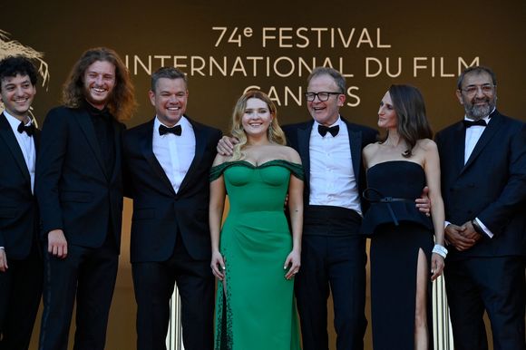 Matt Damon, Abigail Breslin, Camille Cottin în Stillwater