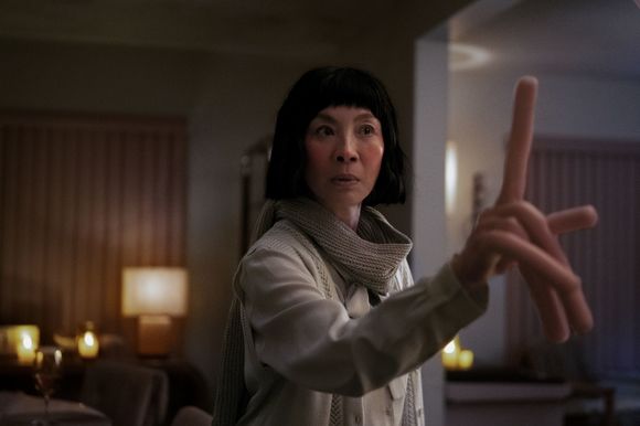Michelle Yeoh în Everything Everywhere All at Once