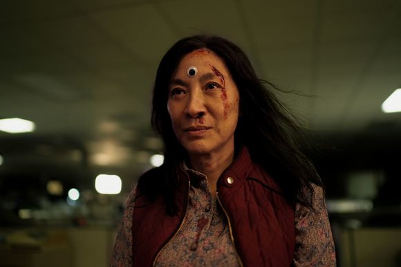 Michelle Yeoh în Everything Everywhere All at Once