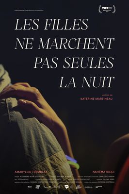 Les filles ne marchent pas seules la nuit poster