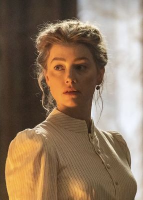 Amber Heard în In the Fire