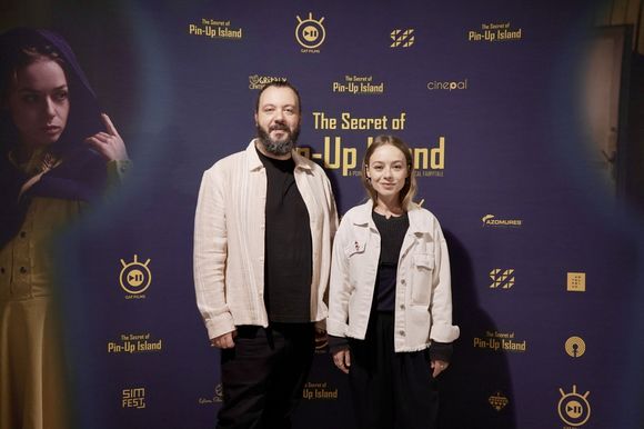 Alecs Năstoiu, Rina Gri în The Secret of Pin-Up Island