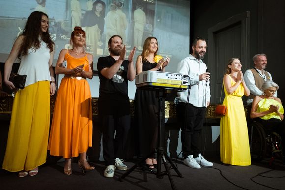 Alecs Năstoiu, Rina Gri în The Secret of Pin-Up Island