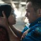 Foto 3 Taron Egerton, Sofia Carson în Carry-On