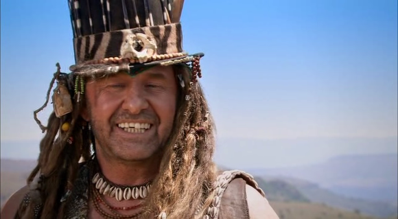 Leon Schuster în Mr Bones 2: Back from the Past