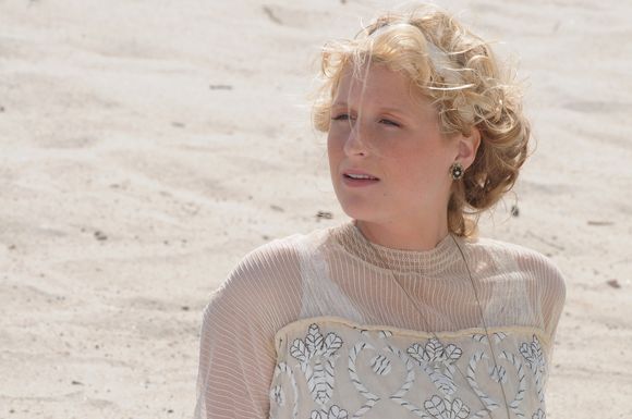 Mamie Gummer în The Lightkeepers