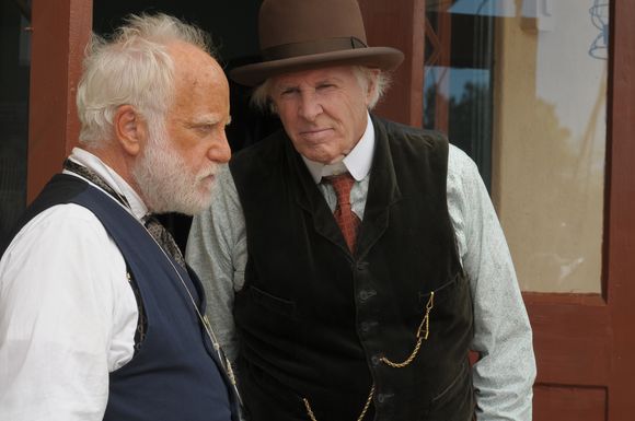 Richard Dreyfuss, Bruce Dern în The Lightkeepers