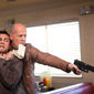 Foto 9 Bruce Willis, Joseph Gordon-Levitt în Looper