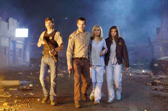 Timothy Olyphant, Radha Mitchell, Danielle Panabaker în The Crazies