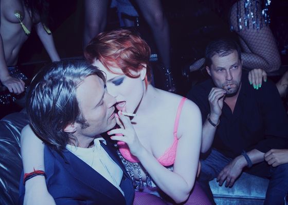 Mads Mikkelsen, Evan Rachel Wood în The Necessary Death of Charlie Countryman