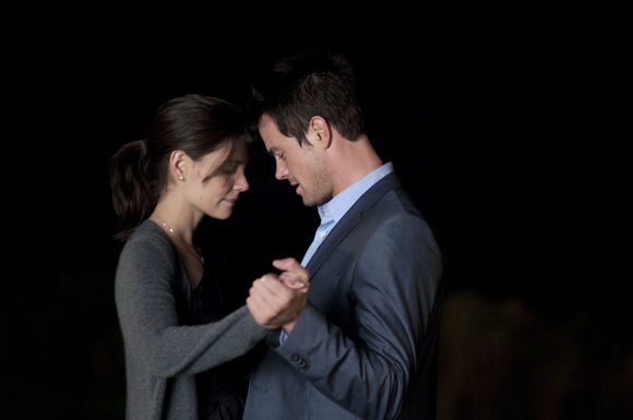 Katie Holmes, Josh Duhamel în The Romantics