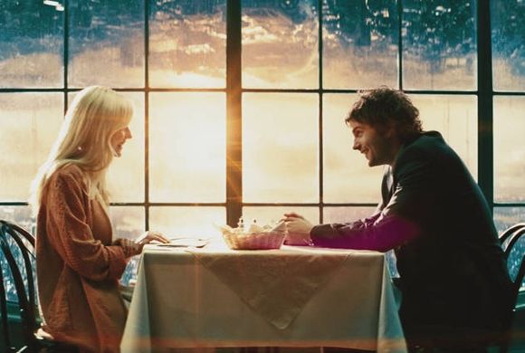 Kirsten Dunst, Jim Sturgess în Upside Down