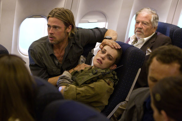 Brad Pitt, Daniella Kertesz în World War Z