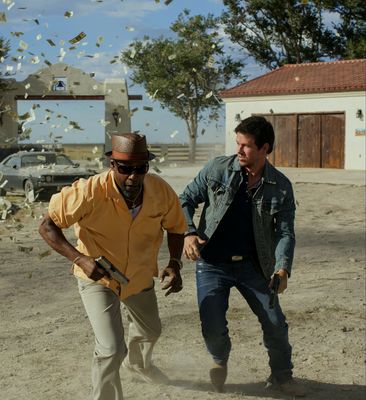 Denzel Washington, Mark Wahlberg în 2 Guns