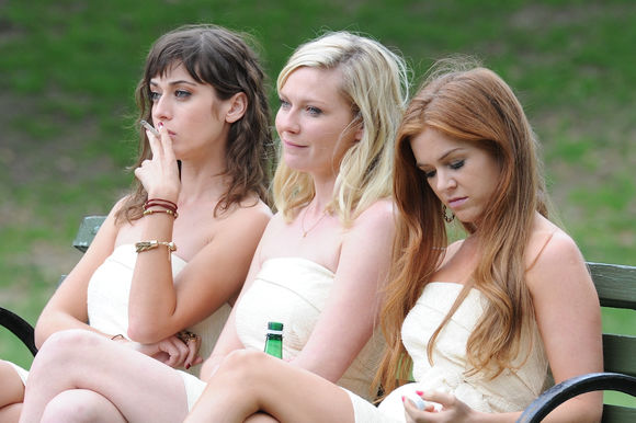 Lizzy Caplan, Kirsten Dunst, Isla Fisher în Bachelorette