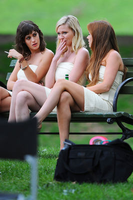 Kirsten Dunst, Isla Fisher, Lizzy Caplan în Bachelorette