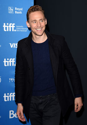 Tom Hiddleston în High-Rise