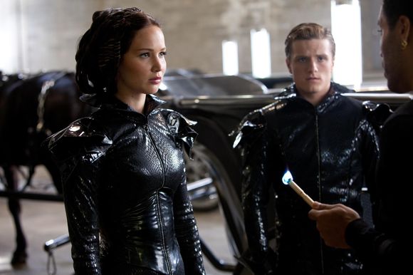 Jennifer Lawrence, Josh Hutcherson în The Hunger Games