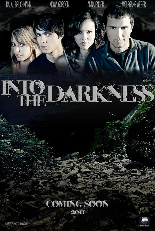 Into the Darkness Into the Darkness (2013) Film CineMagia.ro