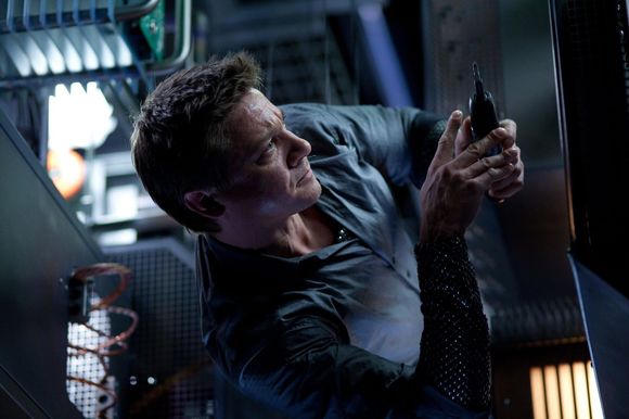 Jeremy Renner în Mission: Impossible - Ghost Protocol