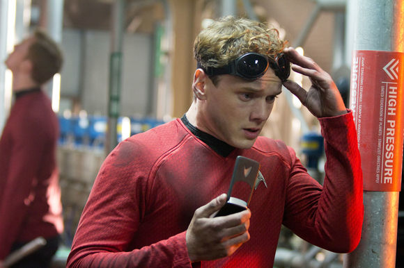 Anton Yelchin în Star Trek Into Darkness