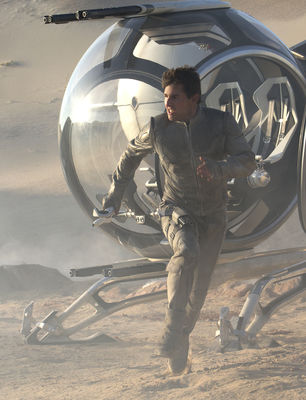 Tom Cruise în Oblivion