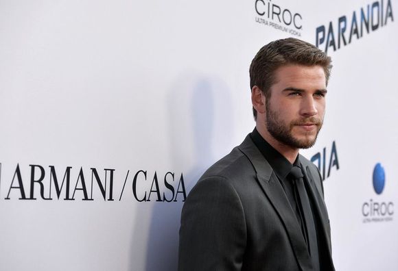 Liam Hemsworth în Paranoia