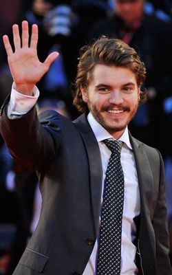 Emile Hirsch în The Darkest Hour