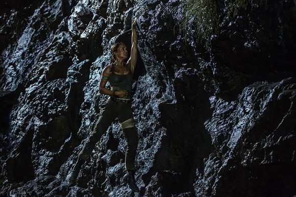 Alicia Vikander în Tomb Raider