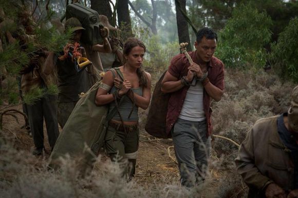 Daniel Wu, Alicia Vikander în Tomb Raider