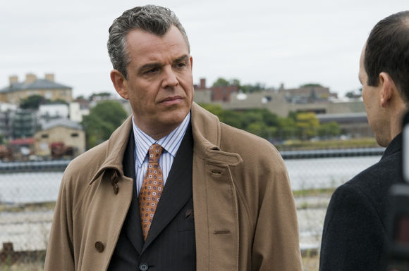 Danny Huston în Edge of Darkness