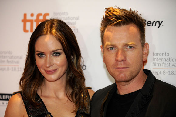 Emily Blunt, Ewan McGregor în Salmon Fishing in the Yemen