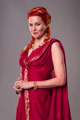 Lucy Lawless în Spartacus: Blood and Sand