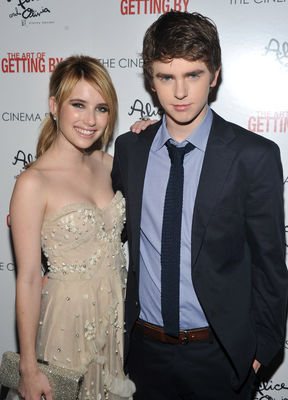 Emma Roberts, Freddie Highmore în The Art of Getting By